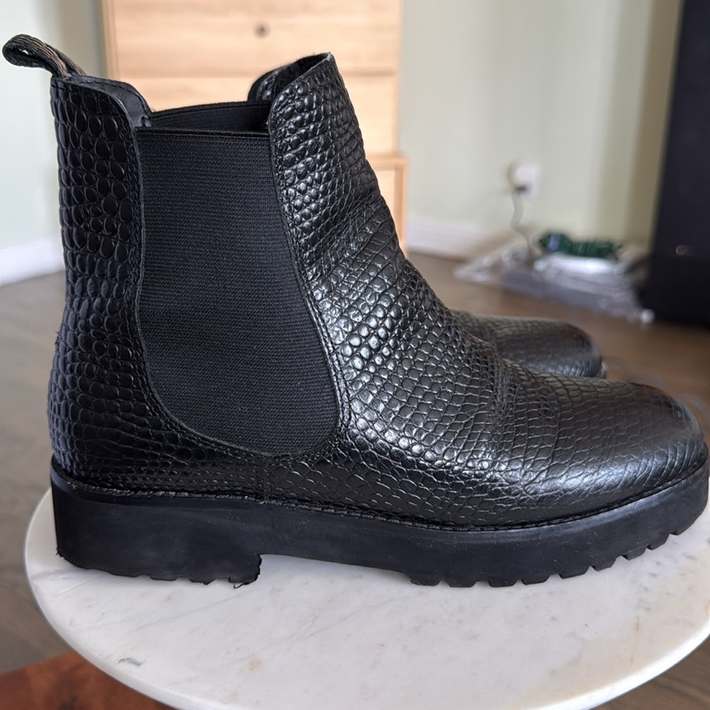 Andres Assous Peggy Boot (Chelsea style) grained leather, featherlight - Picture 2 of 9